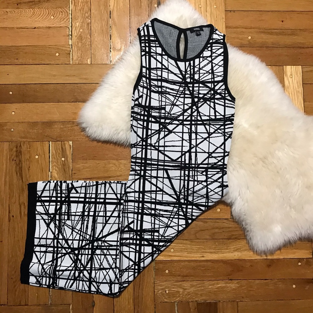 XOXO Black and White Body-Con Dress (NWOT)